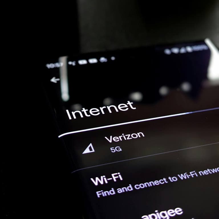 Czemu router pokazuje pełny zasięg, a strony i tak ładują się bardzo wolno